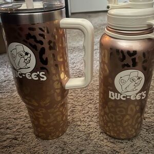 Buc-ee's Leopard Print 32oz Water Bottle